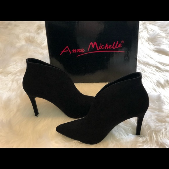 ❤️ Black Suede Front Slit Booties 4in Heel - Picture 5 of 7